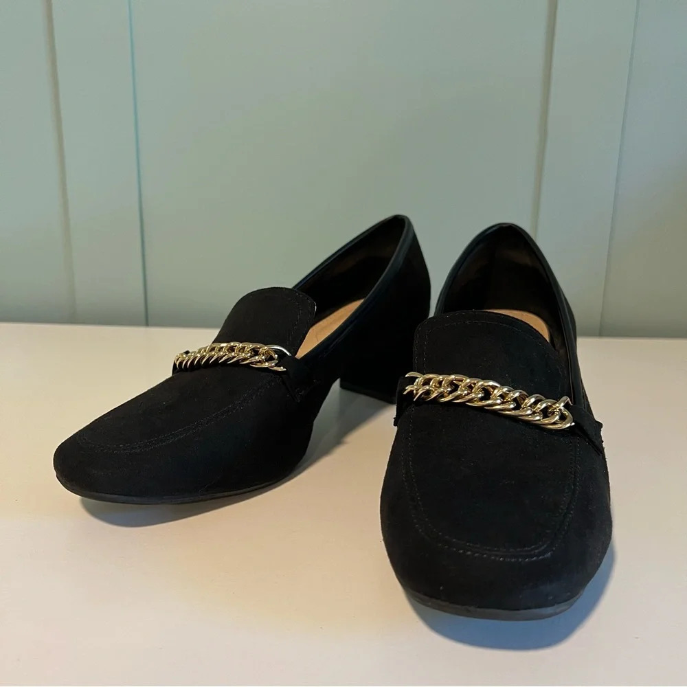 Liz Claiborne Memory Foam Black Faux Suede 2" Block‎ Heel Loafer. Size 8.